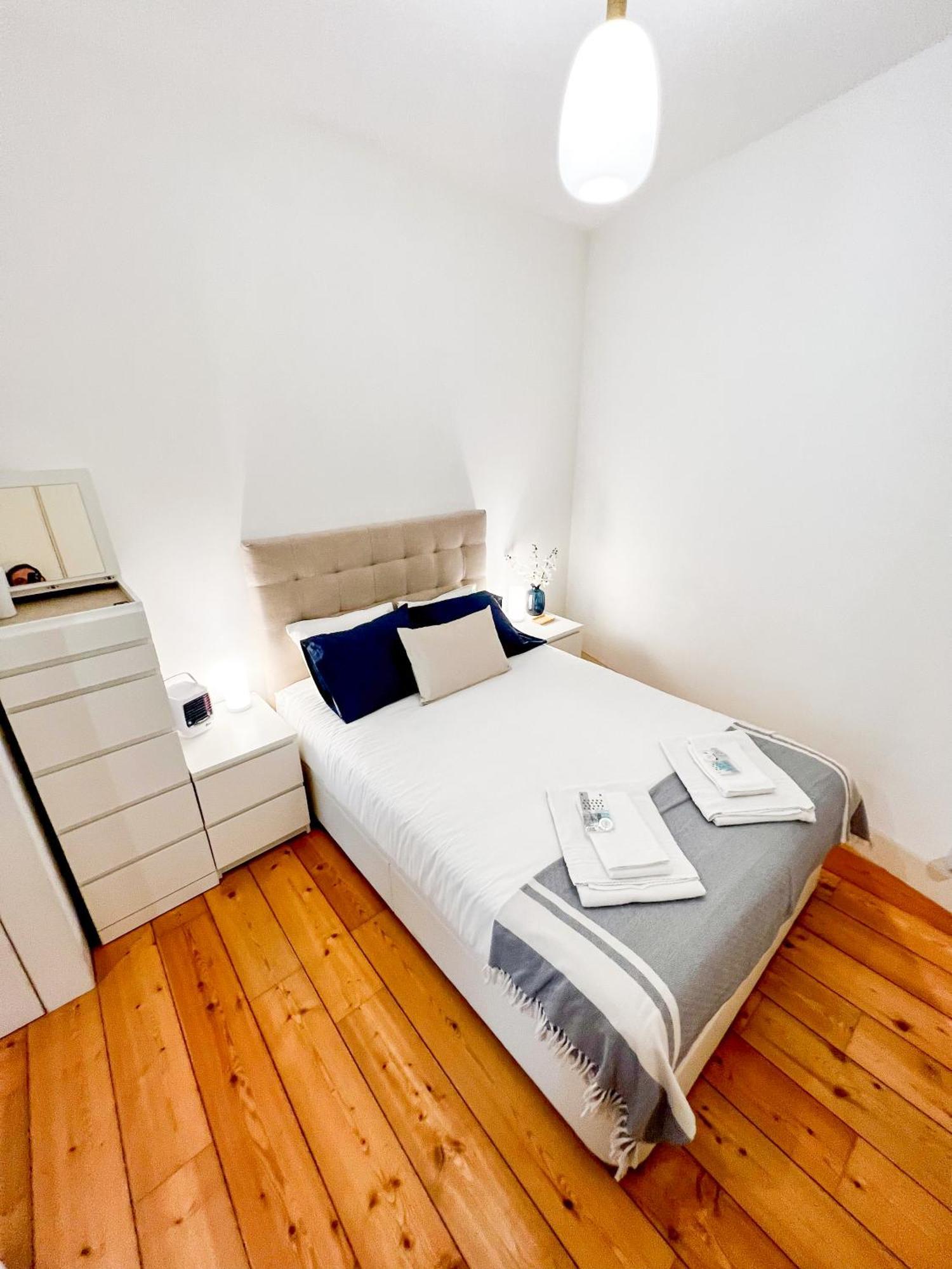 Arsenal 108, Design Apartments - New Light Downtown Chiado And River Лиссабон Экстерьер фото